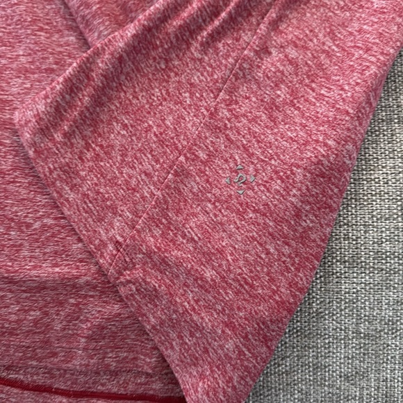 Men’s large 3/4 zip Lululemon - Picture 3 of 3